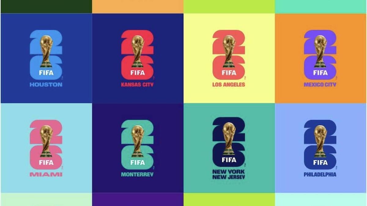 Emblèmes de plusieurs villes hôtes de la Coupe du Monde 26, chacun décliné dans ses couleurs locales sur la même structure 26